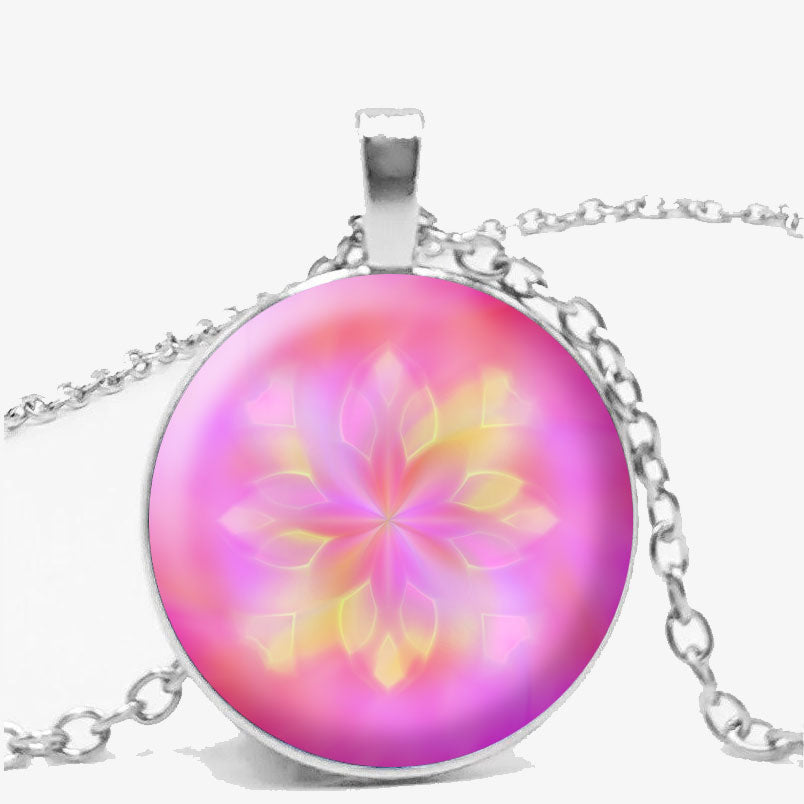 Necklace: Source of happiness and enthusiasm