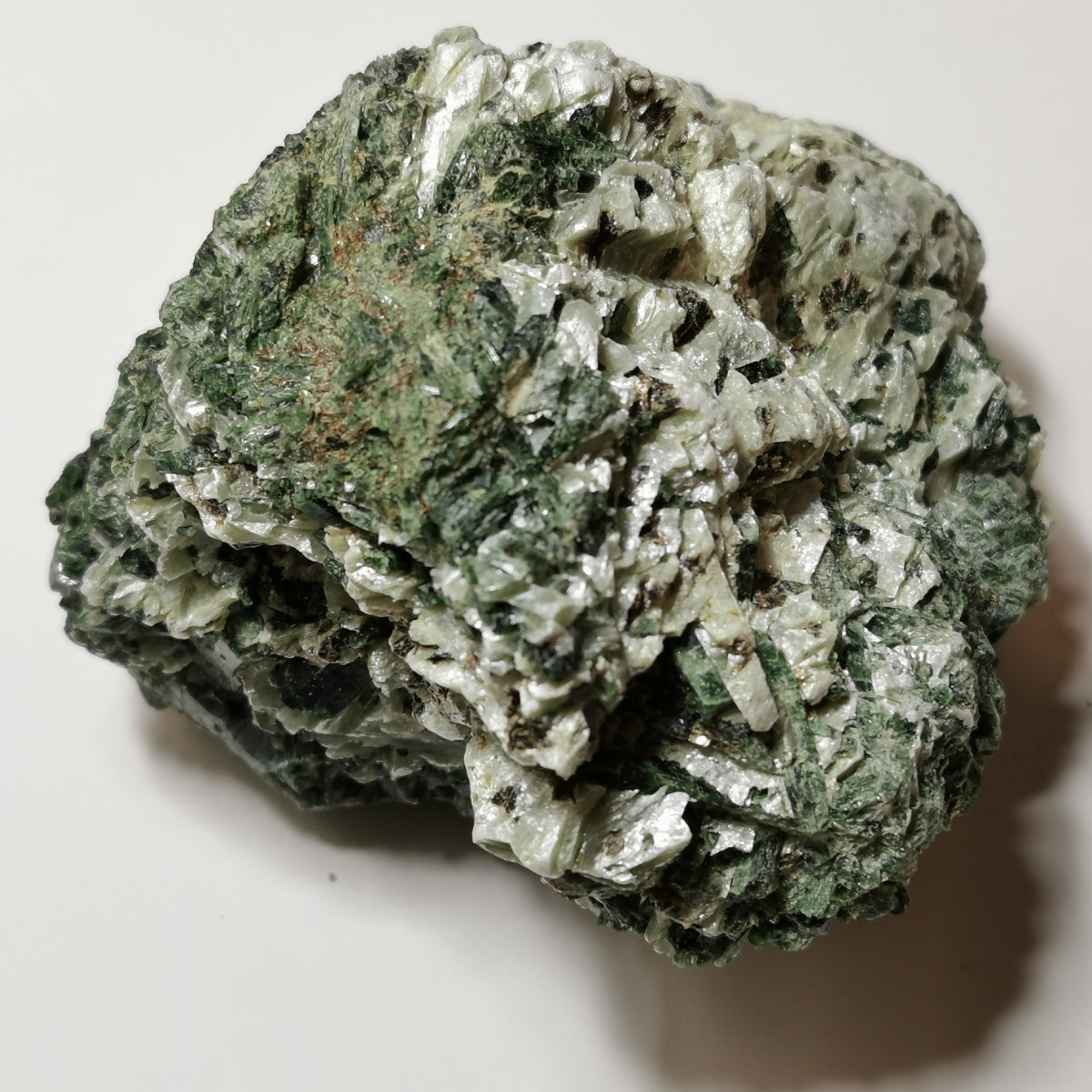 La pierre verte de l'Archange Raphaël (Actinolite)